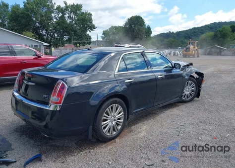 2014 Chrysler 300C Awd z USA, uszkodzony, nr VIN 2C3CCAKTXEH157768
